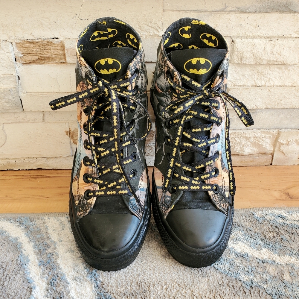 Converse Chuck Taylor All Star RARE Batman DC Comics High Tops Men 6.5 W… - Picture 8 of 10